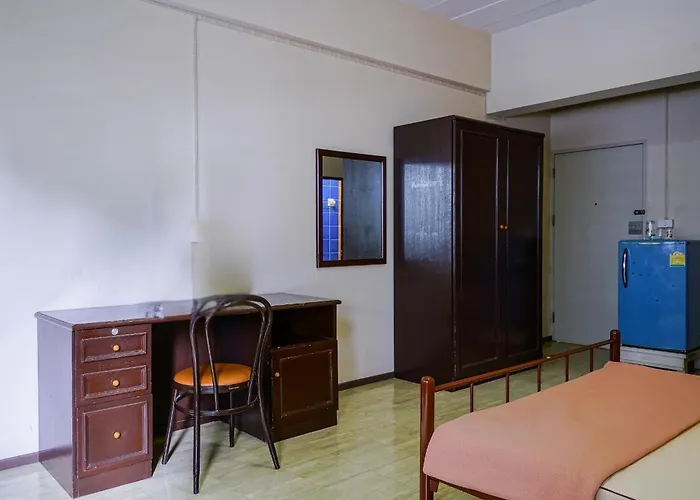 Apartment Petch Tower Ekamai Budget Serviced