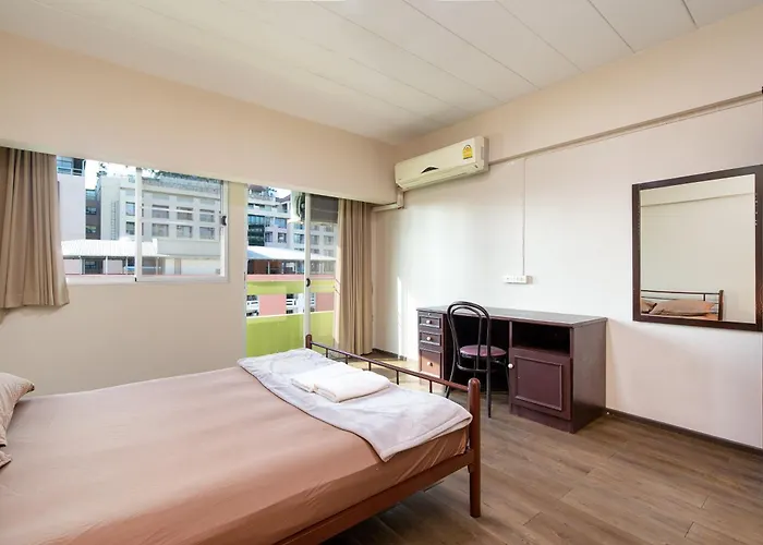 Apartment Petch Tower Ekamai Budget Serviced