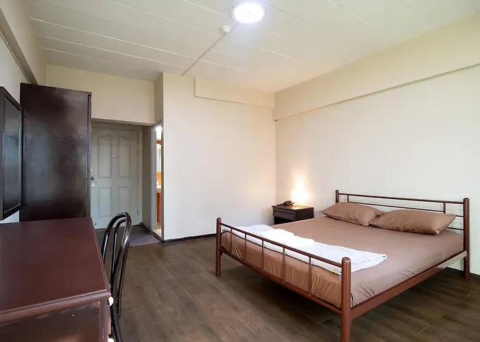 Petch Tower Ekamai Budget Serviced Apartment
